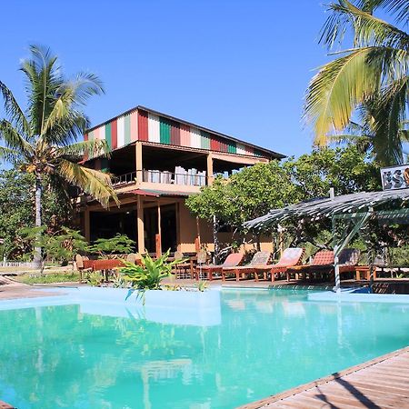 Mozambeat Motel Tofo Exterior photo