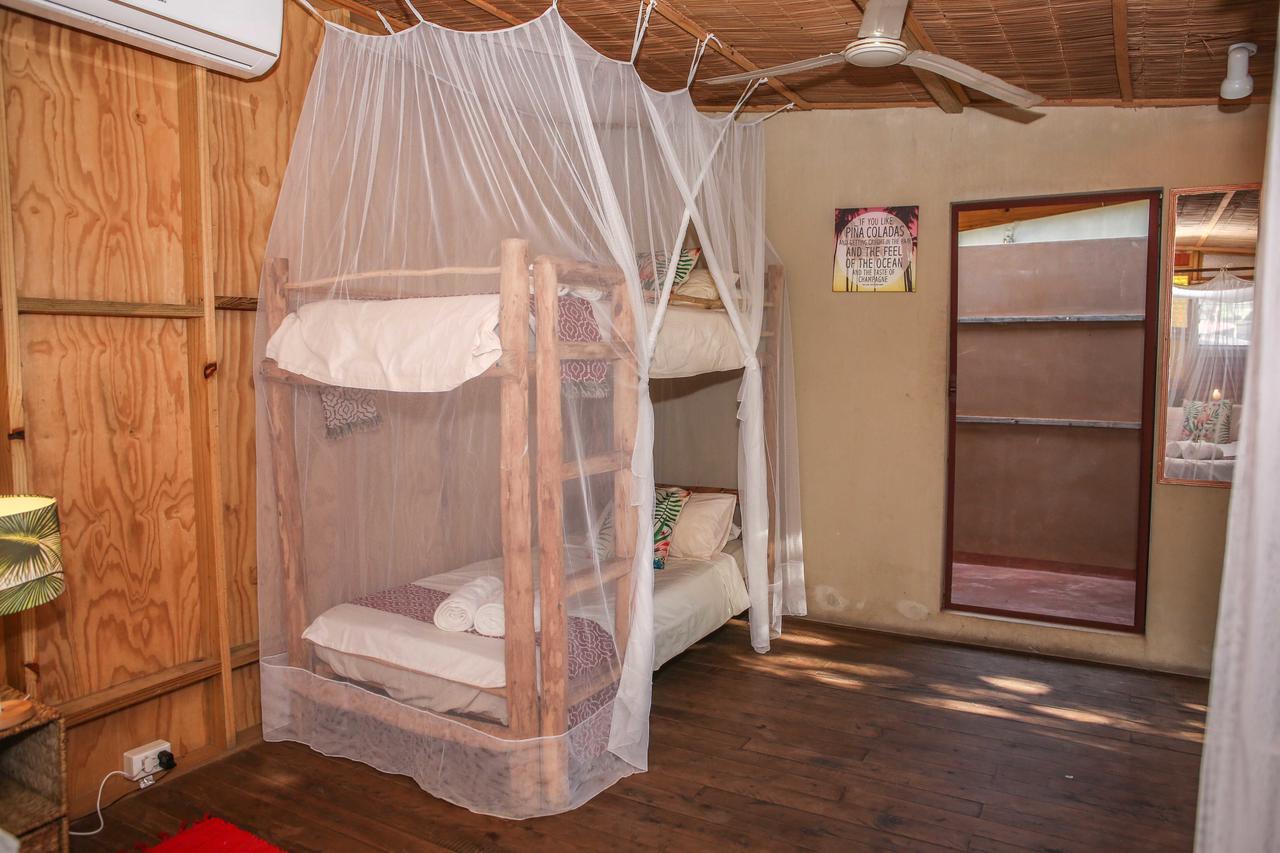 Mozambeat Motel Tofo Room photo