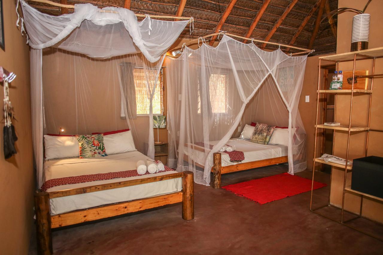 Mozambeat Motel Tofo Room photo
